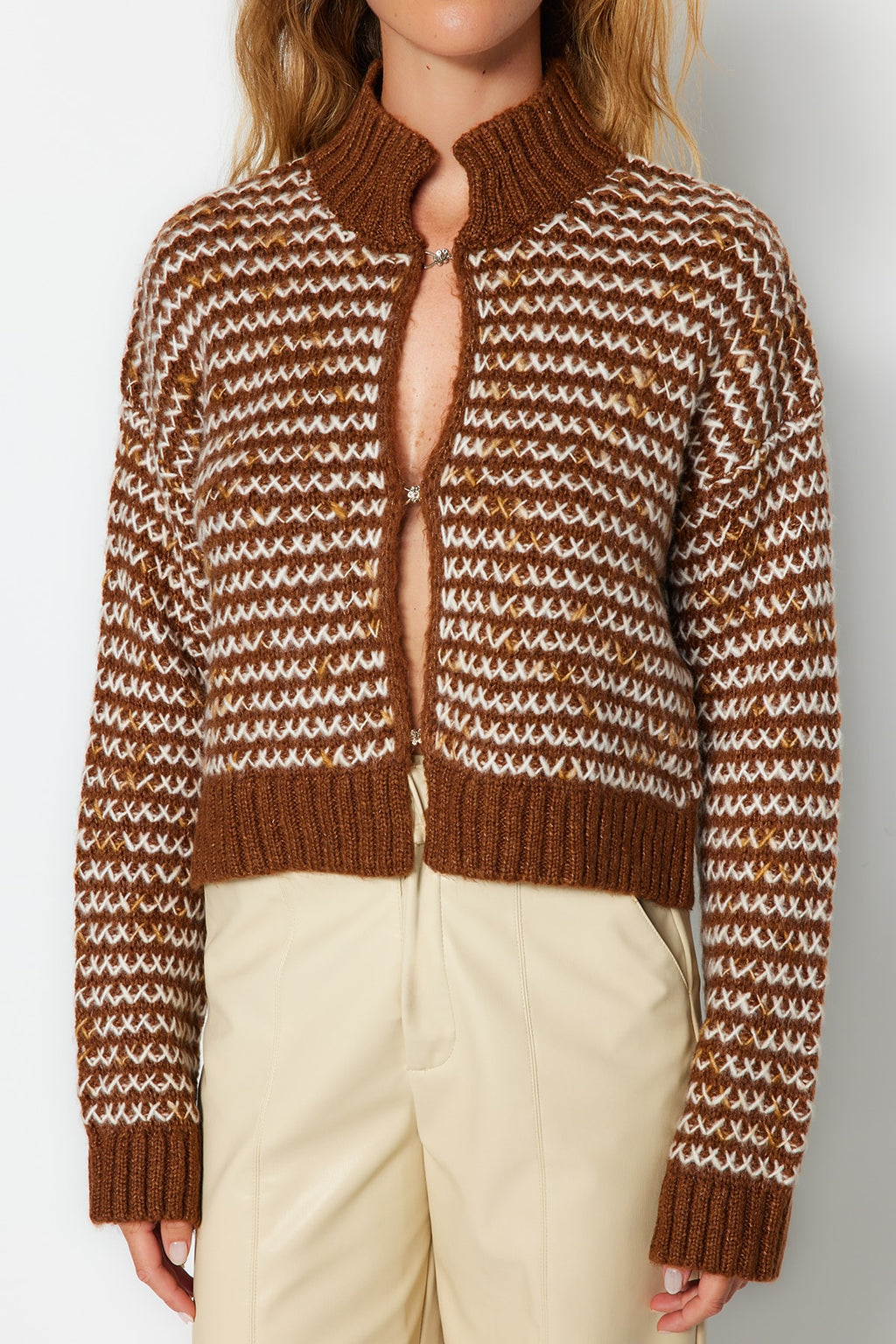 Trendyolmilla Kahverengi Yumuşak Dokulu Degrade Triko Hırka TWOAW24HI00052