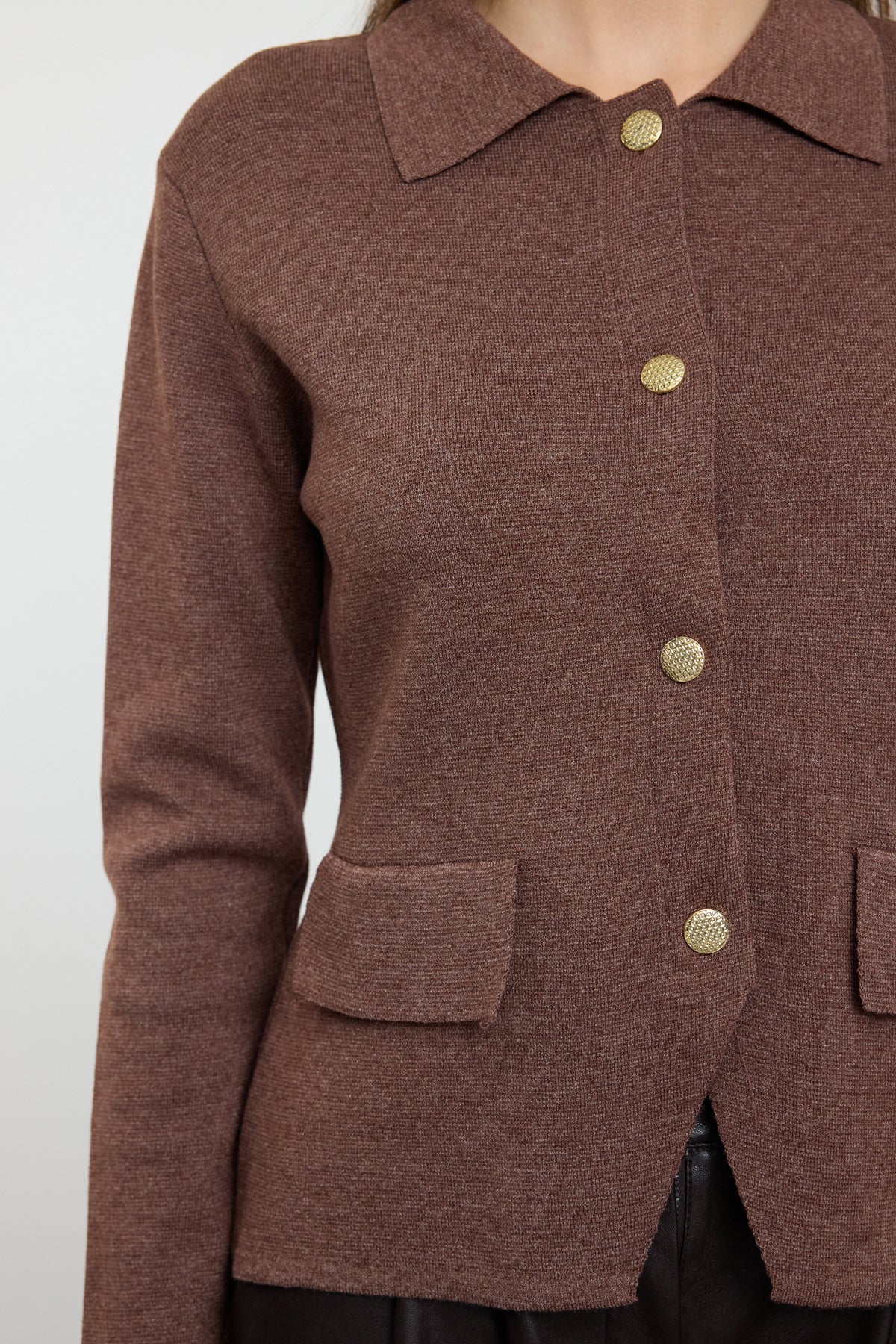 Trendyolmilla Kahverengi Düğme Detaylı Premium/Özel İplik Fitted/Vücudu Saran Triko Hırka TWOAW25HI00151
