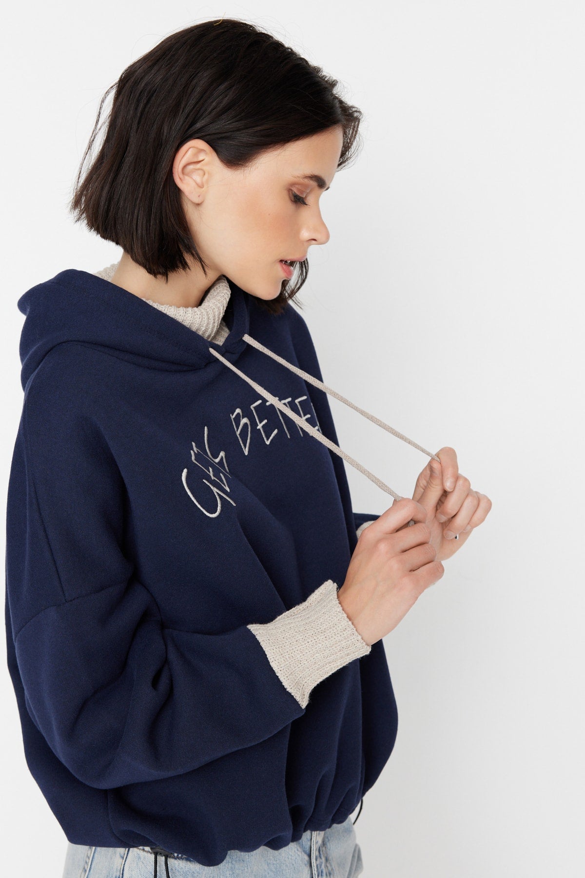 Trendyolmilla Lacivert Kalın İçi Polarlı Triko Bant Detaylı Kapüşonlu Örme Sweatshirt TWOAW22SW1806