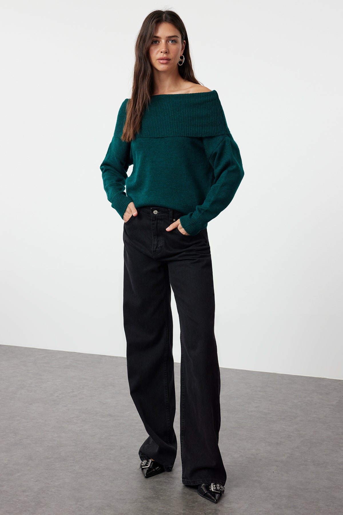 Trendyolmilla Zümrüt Yeşili Yumuşak Dokulu Carmen Yaka Triko Kazak TWOAW20KZ1519 Secondary image