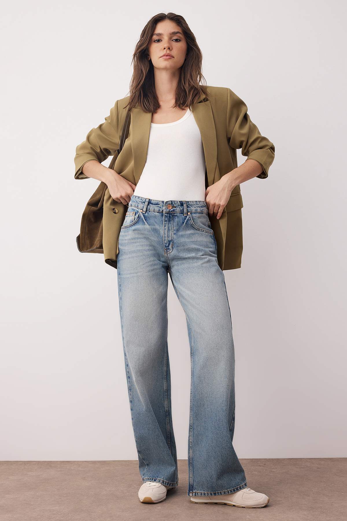 Trendyolmilla Mavi Normal Bel Geniş Paça Wide Leg Jeans TWOAW26JE00078