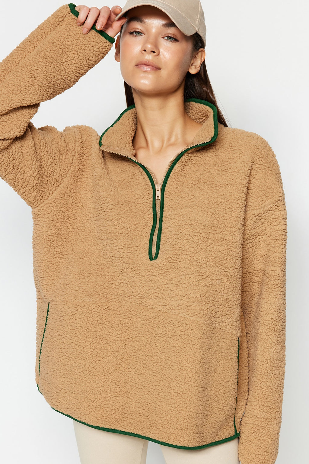 Trendyolmilla Beyaz Peluş Örme Spor Sweatshirt THMAW23SW00021