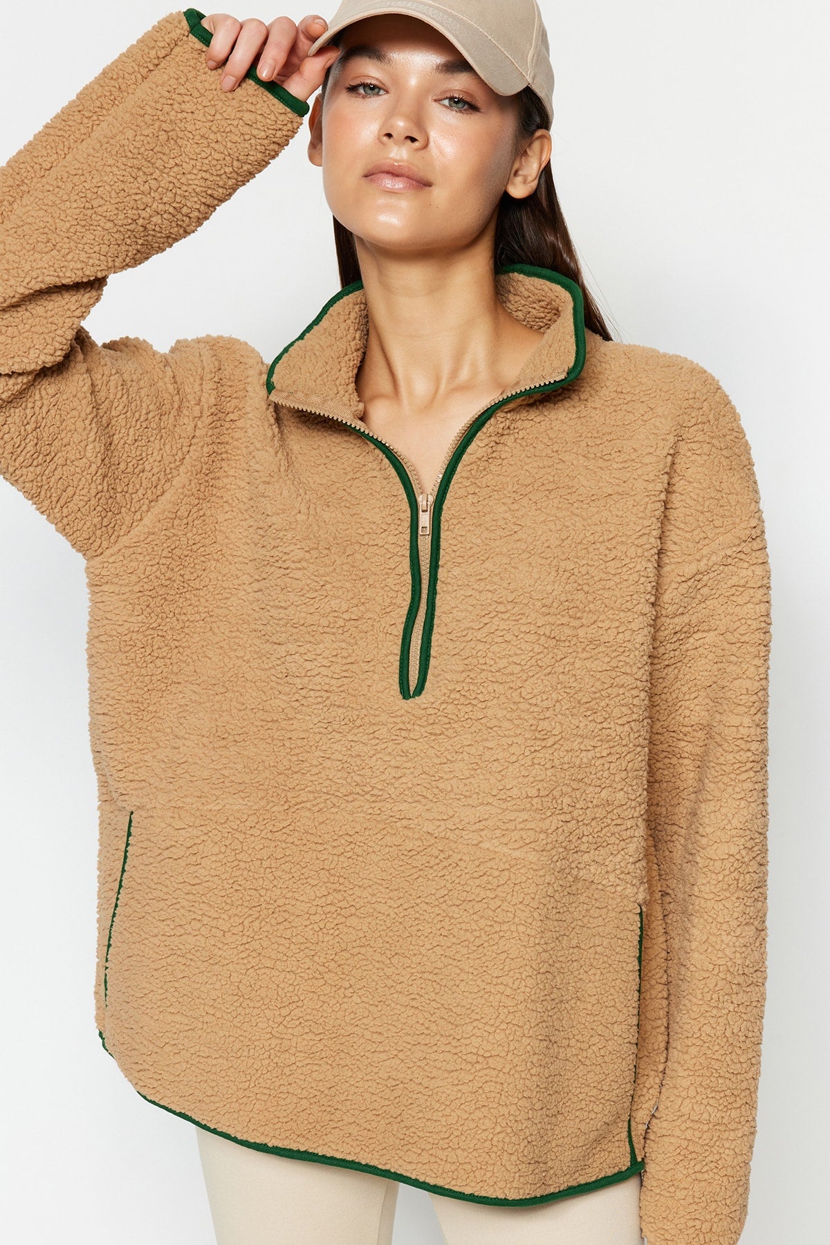Trendyolmilla Beyaz Peluş Örme Spor Sweatshirt THMAW23SW00021