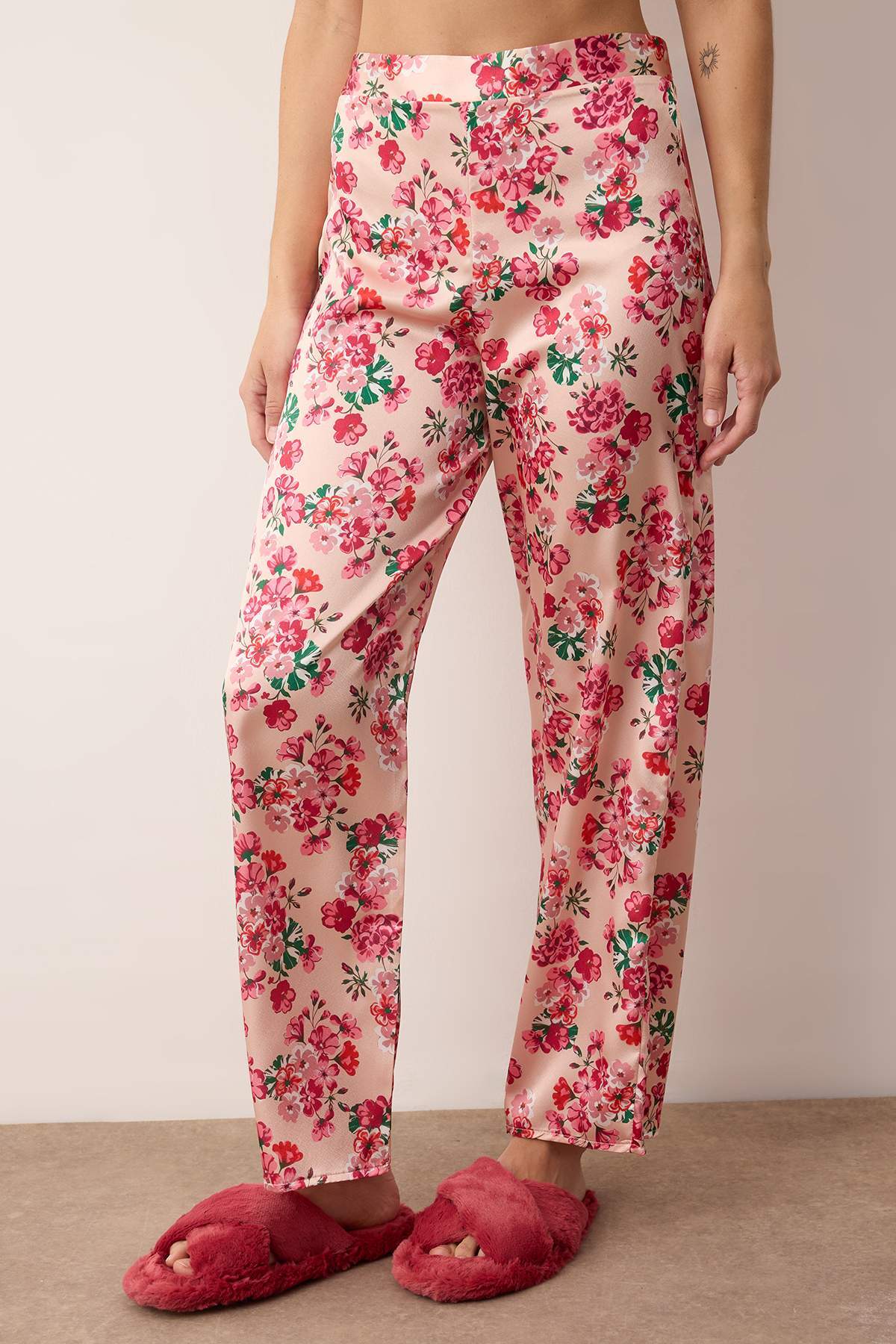 Trendyolmilla Çok Renkli 3'lü Çeyiz Set Çiçekli Üst Dantel, Alt Saten Külotlu Dokuma Pijama Takımı THMAW26PT00077