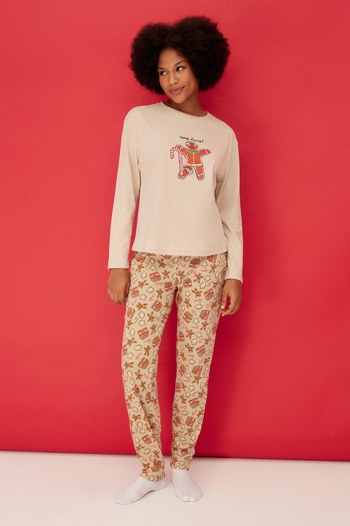 Trendyolmilla Krem %100 Pamuklu Yılbaşı Temalı Örme Pijama Takımı THMAW24PT00061
