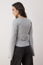 Trendyolmilla Gri İspanyol Kol Büzgü Detaylı Regular/Normal Kalıp Örme Bluz TWOAW26BZ00293
