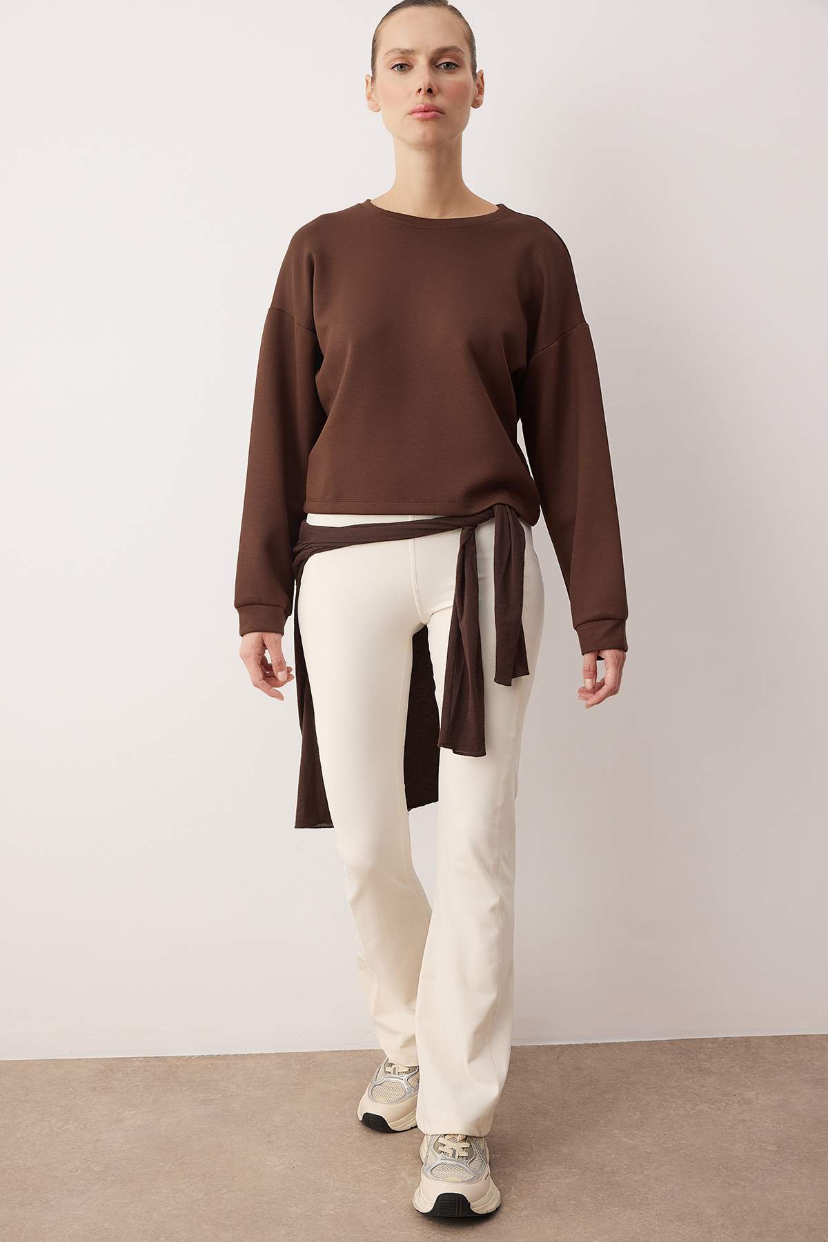 Trendyolmilla Kahverengi İnterlok Regular Sweatshirt THMAW26SW00003