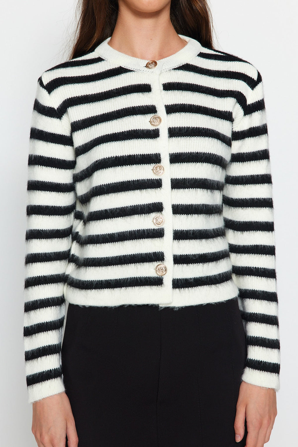 Trendyolmilla Ekru Yumuşak Dokulu Çizgili Fitted Triko Hırka TWOAW24HI00040