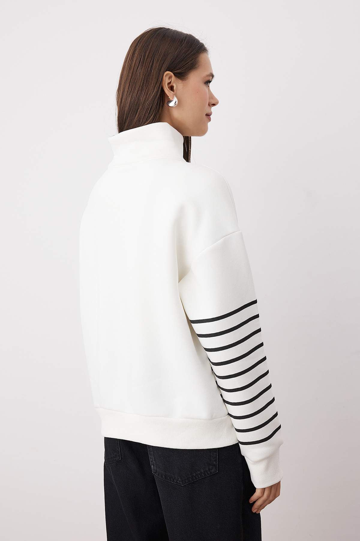Trendyolmilla Lacivert Çizgili Oversize/Geniş Kalıp Fermuarlı Kalın İçi Polarlı Örme Sweatshirt TWOAW26SW00044