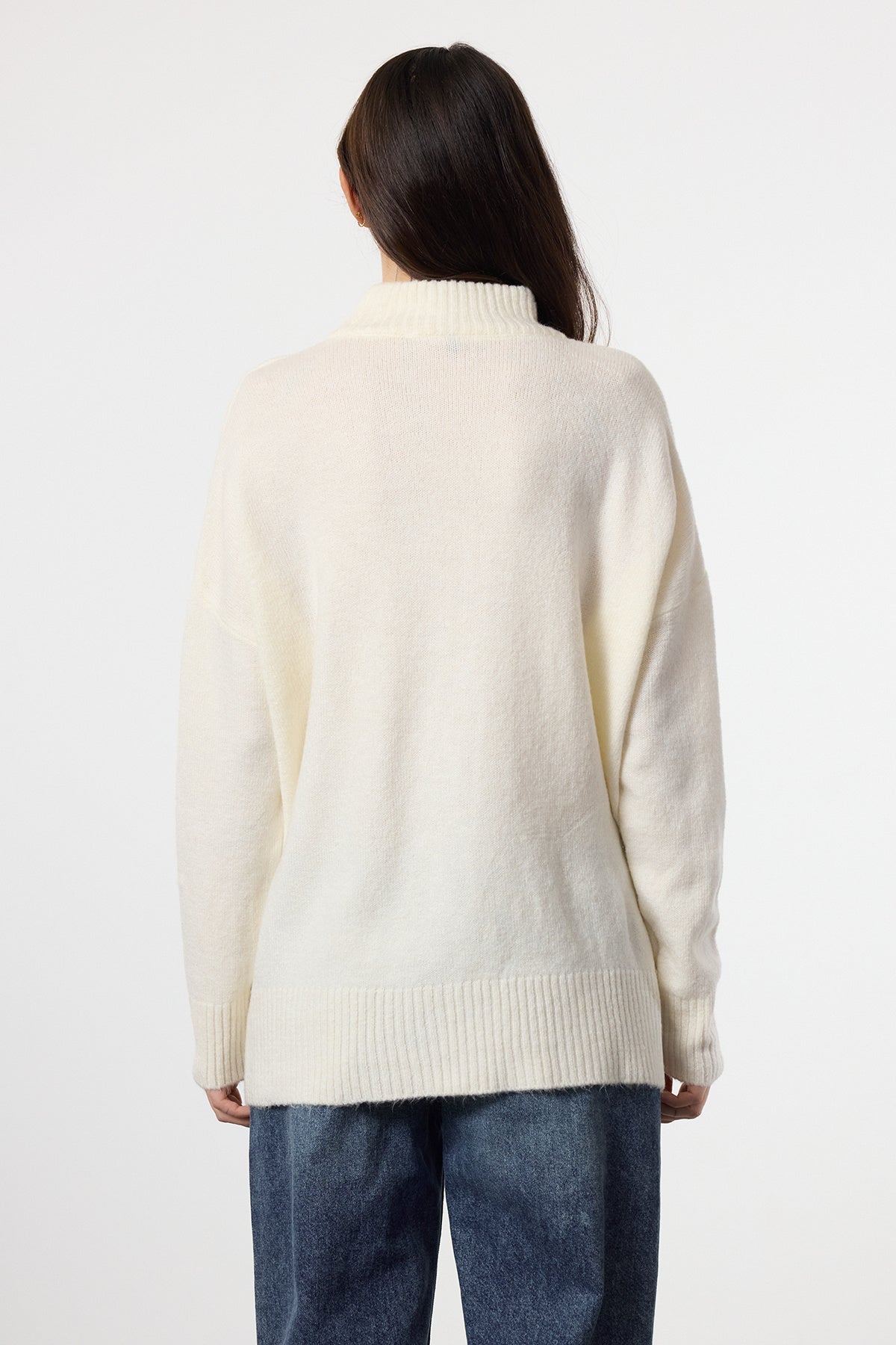 Trendyolmilla Taş Geniş Kalıp Yumuşak Dokulu Triko Kazak TWOAW23KZ00469