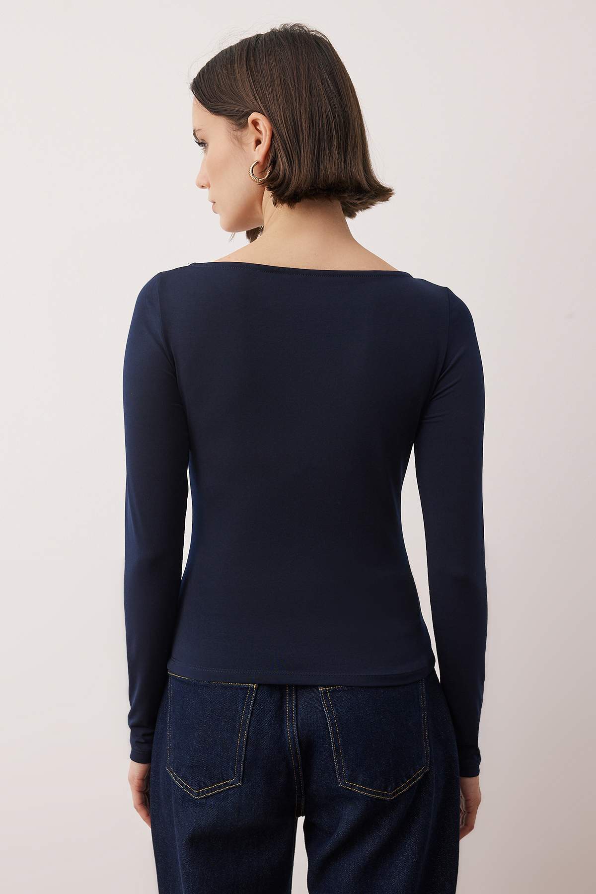 Trendyolmilla Haki Fitted/Vücuda Oturan Aksesuar/Cut out Detaylı Uzun Kollu Esnek Örme Bluz TWOAW26BZ00130