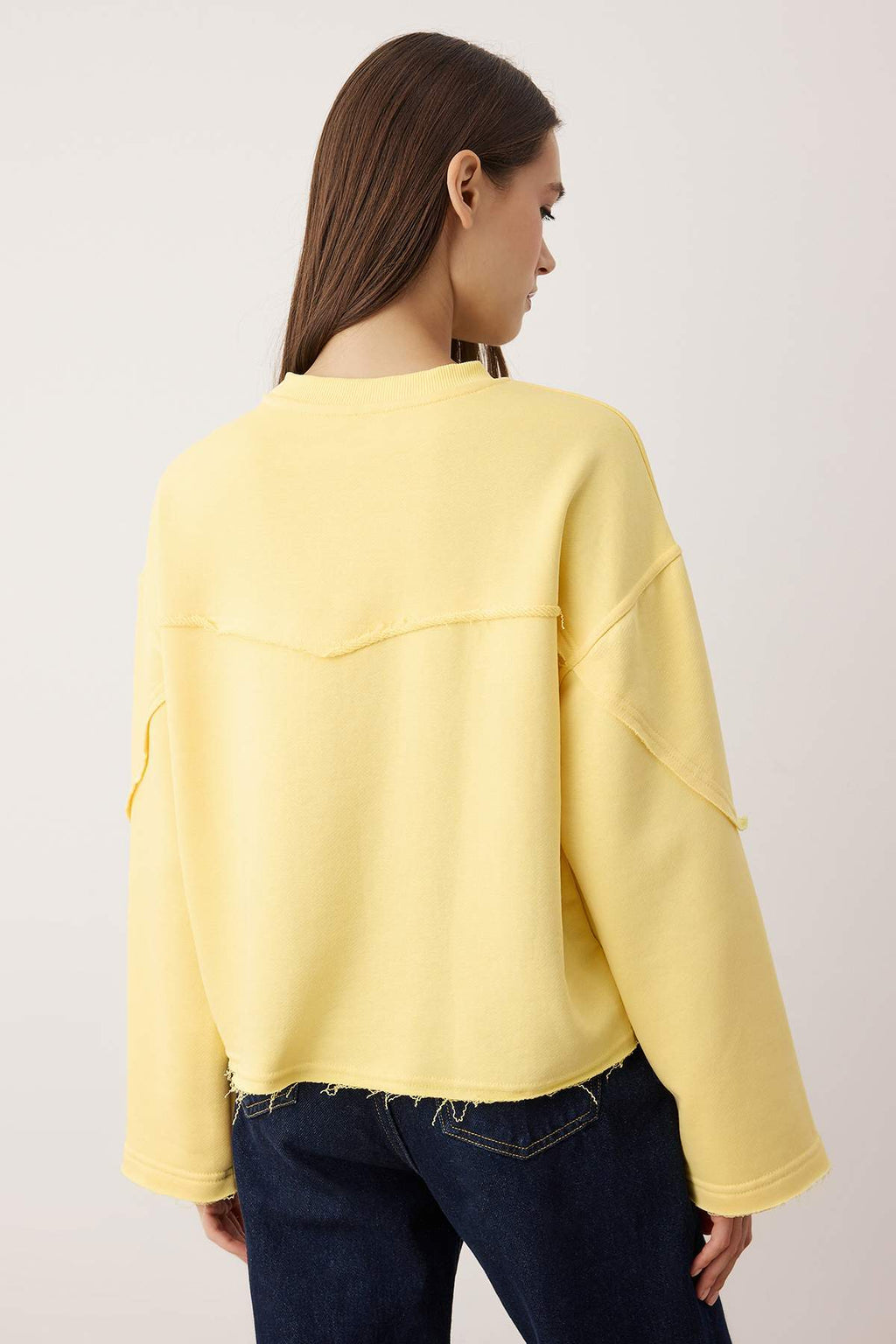 Trendyolmilla Antrasit Kalın Şardonsuz İspanyol Kol Dikiş Detaylı Relaxed Örme Sweatshirt TWOAW26SW00110