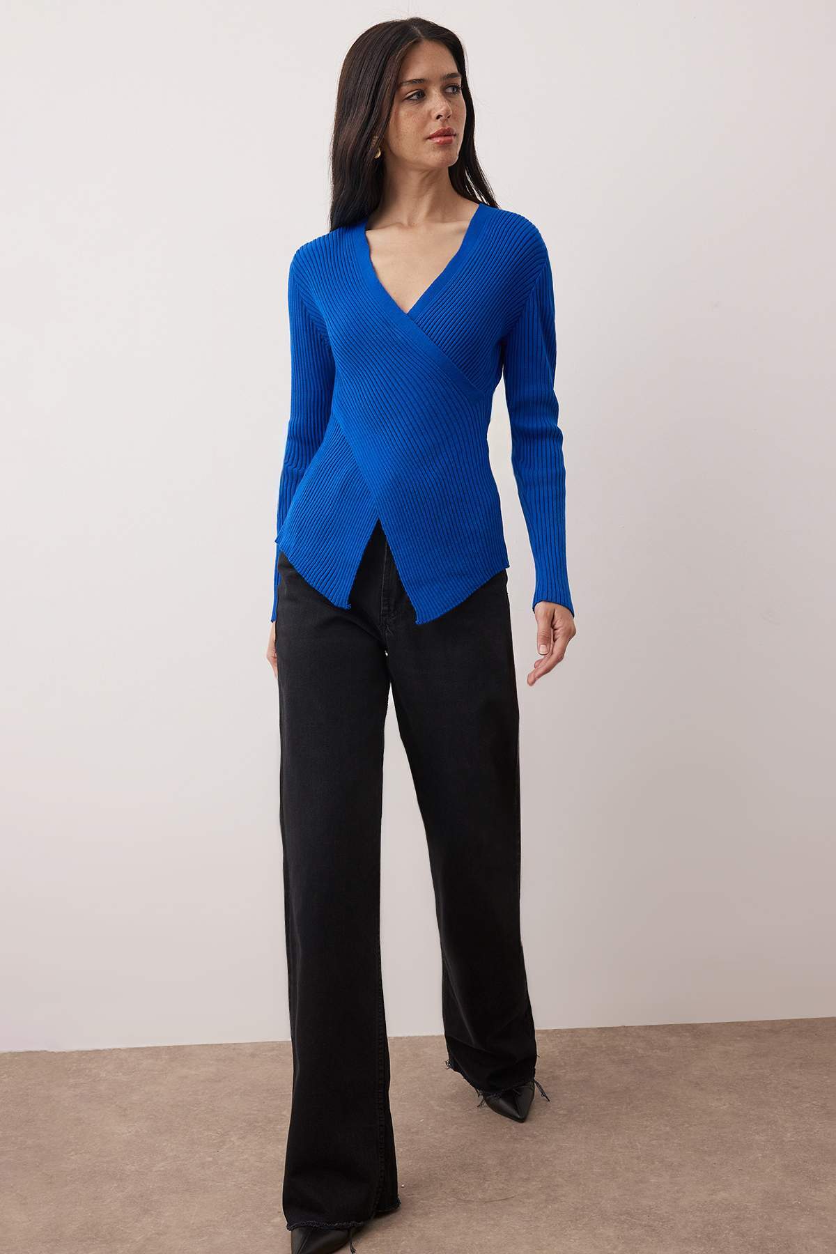 Trendyolmilla Saks*001 Fitted/Vücuda Oturan Kruvaze İnce Triko Kazak TWOAW26KZ00178 Secondary image