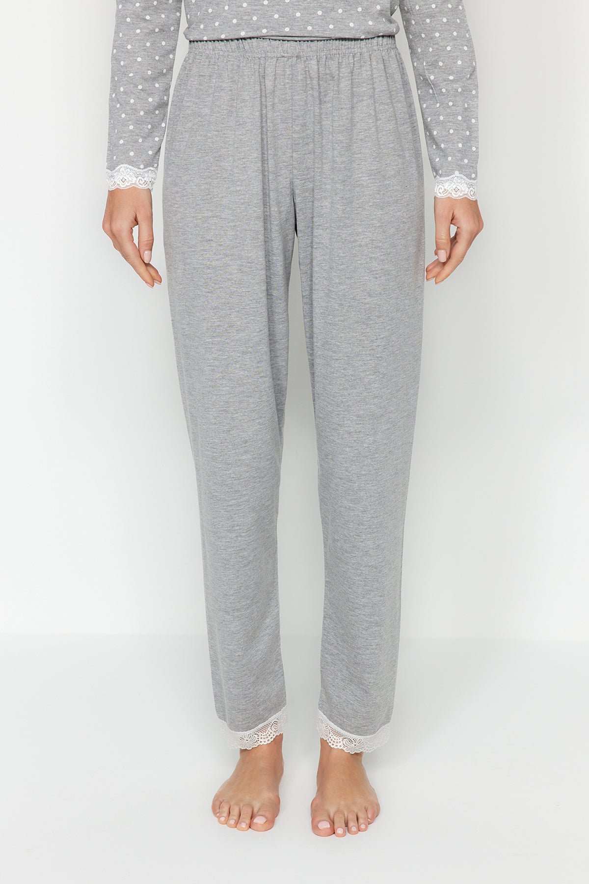 Gri Puantiyeli Dantelli Tshirt-Pantolon Örme Pijama Takımı THMAW24PT00182