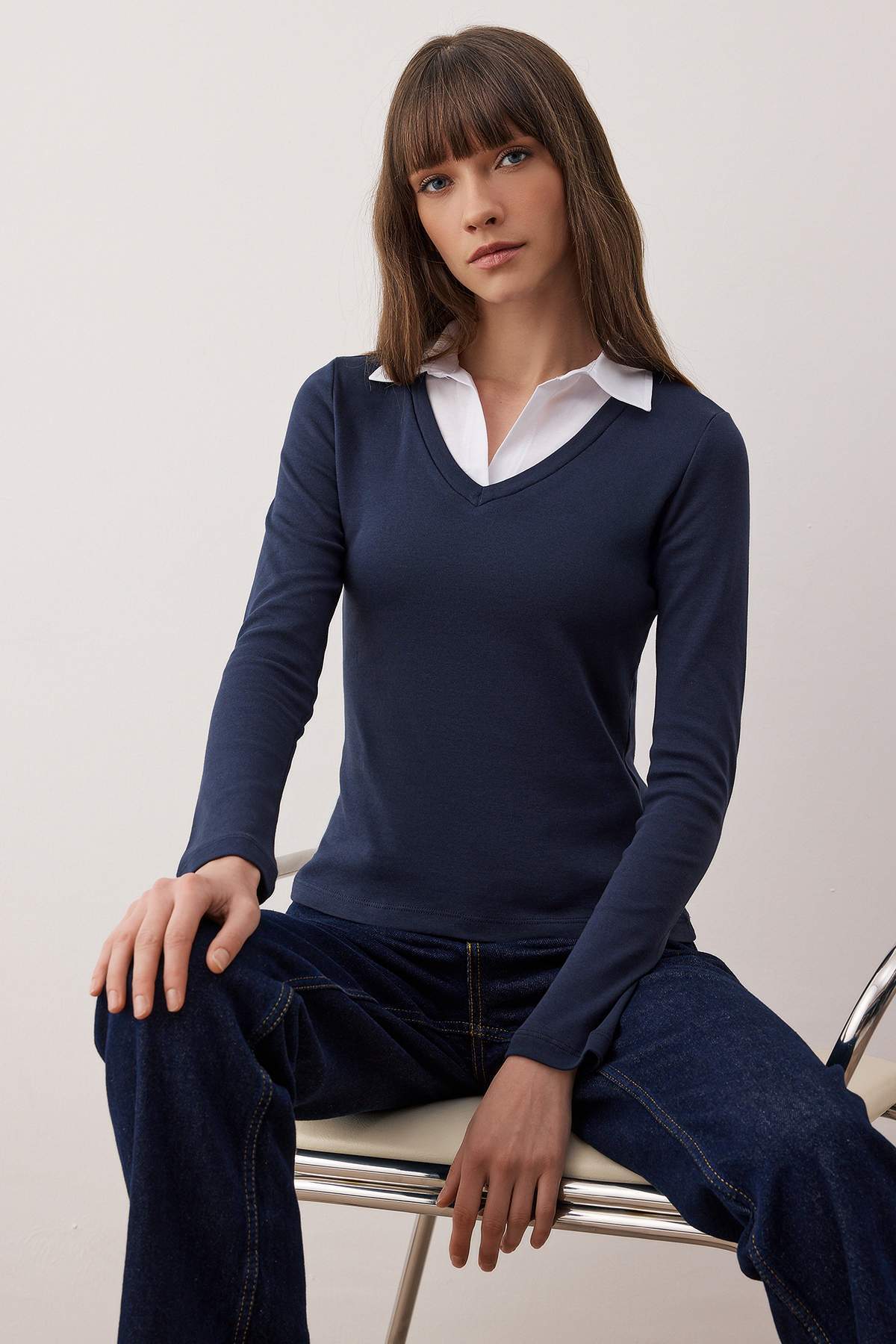 Trendyolmilla Gri Melanj Dokuma Detaylı Gömlek Yaka Regular/Normal Kalıp Örme Bluz TWOAW25BZ00035