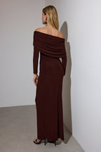 Trendyolmilla Limited Edition Siyah Büzgülü Carmen Yaka Esnek Maxi Örme Elbise TWOAW26EL00112