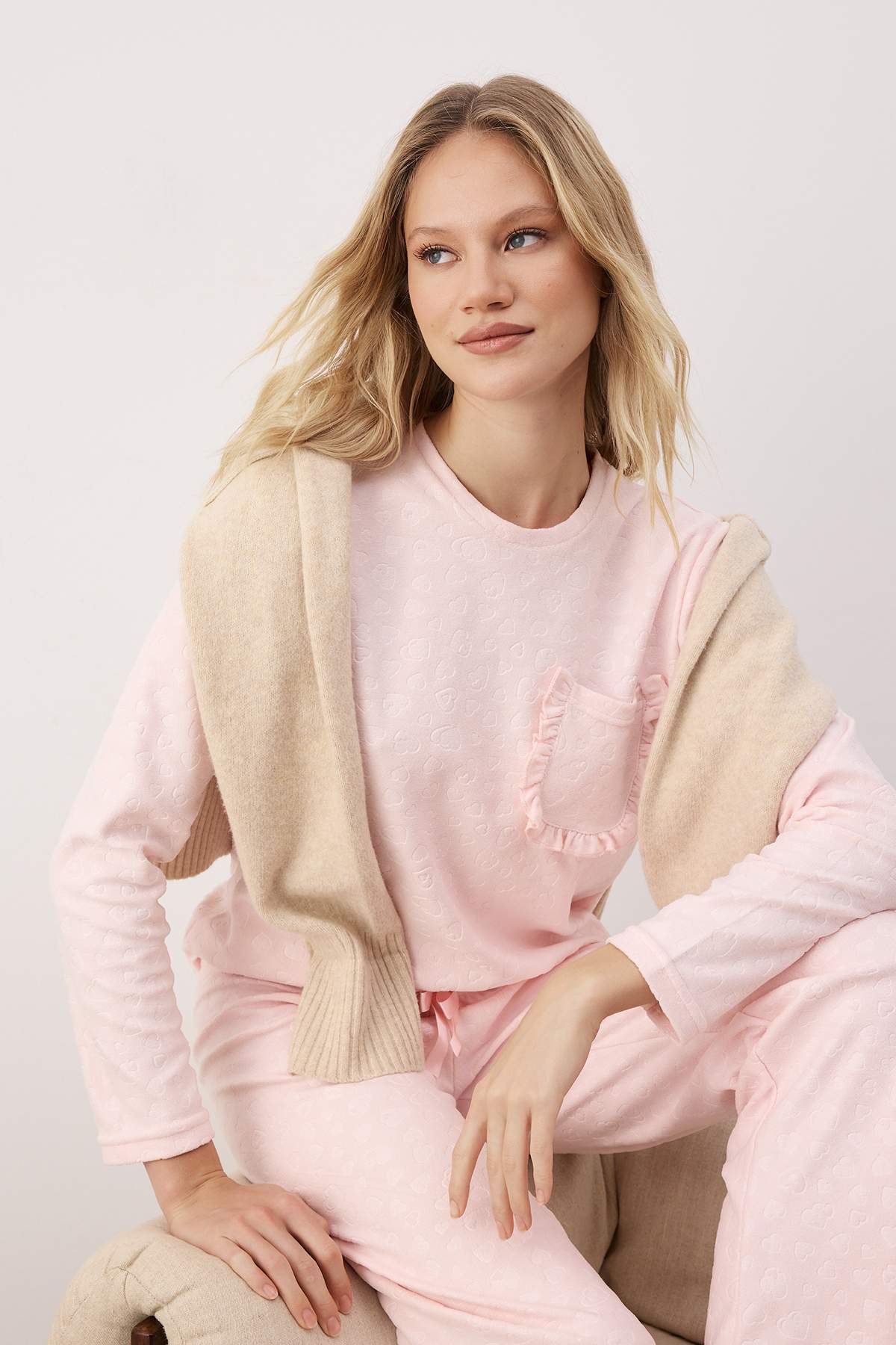 Pudra Kalp Desenli Fırfırlı ve Cepli Örme Pijama Takımı THMAW26PT00205 Secondary image