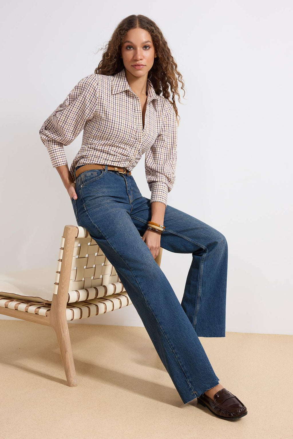 Trendyolmilla Ekru Paçası Kesikli Yüksek Bel Straight %100 Pamuk Non-Stretch Jeans TWOAW25JE00378