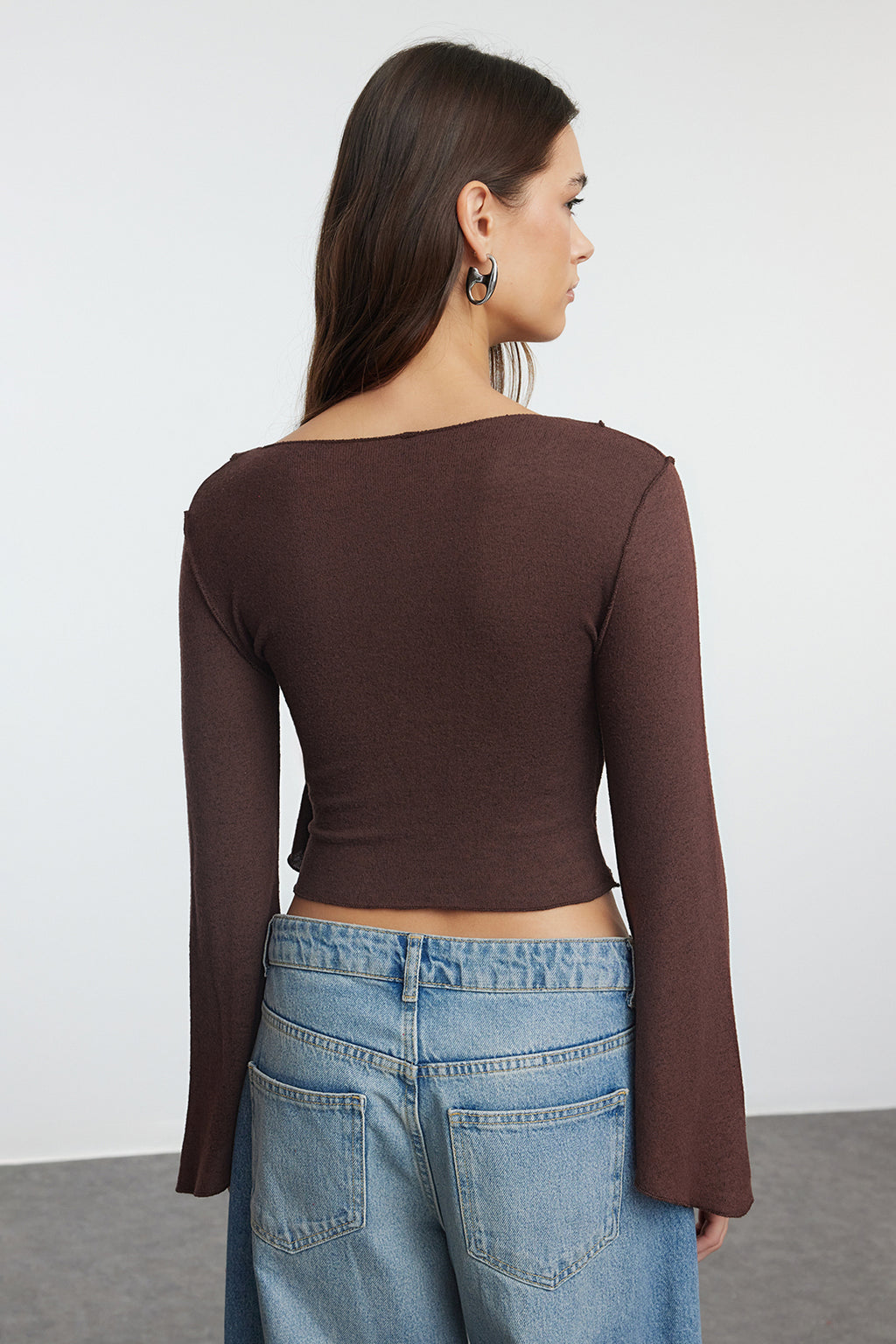 Trendyolmilla Siyah Anvelop Triko Görünümlü İspanyol Kol Regular/Normal Kalıp Örme Bluz TWOAW25BZ00151