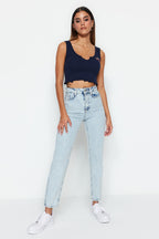Trendyolmilla Siyah Yüksek Bel Mom %100 Pamuk Non-Stretch Jeans TWOSS23JE00085