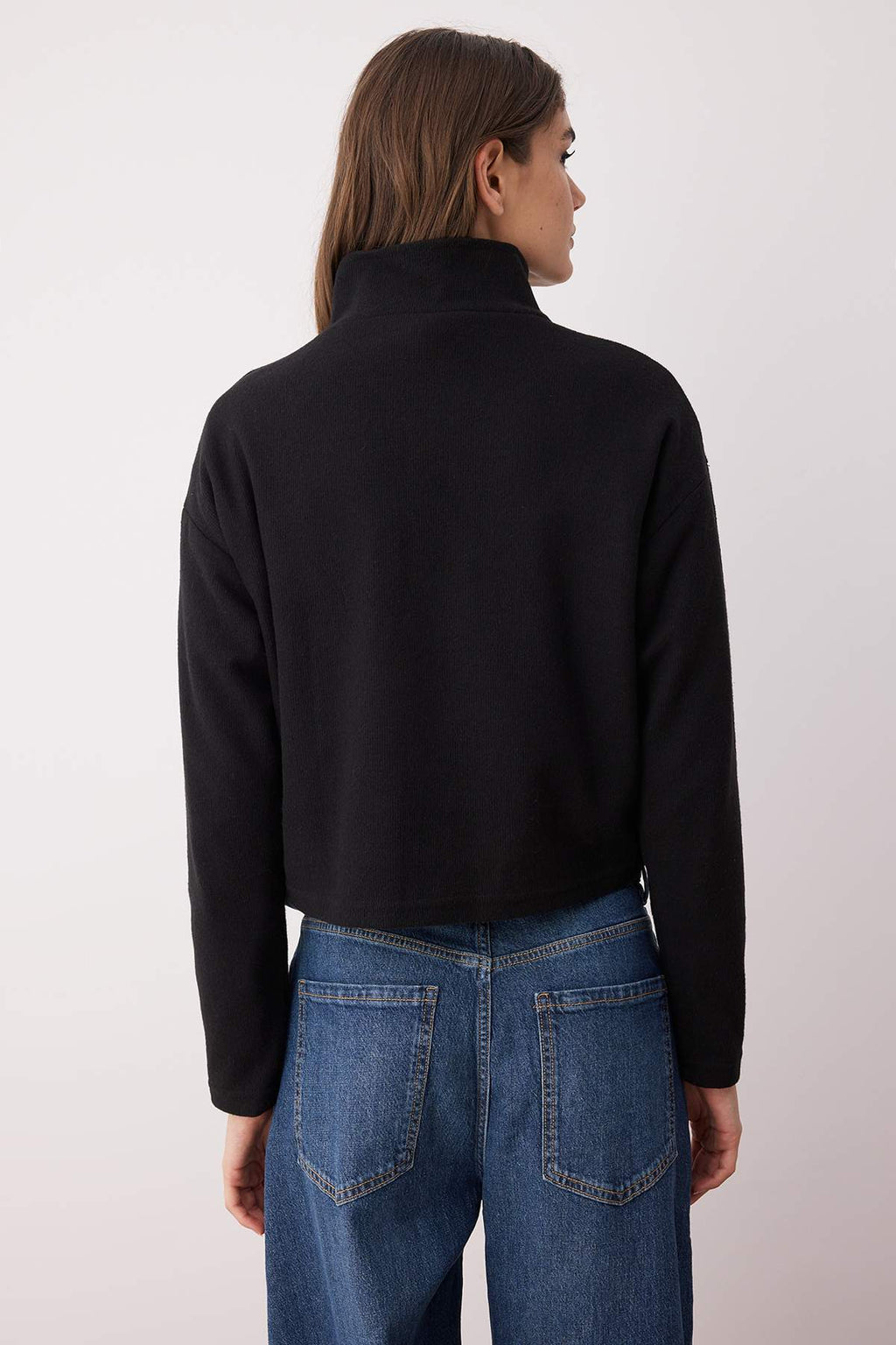 Trendyolmilla Siyah Selanik/Triko Görünümlü Fermuarlı Yaka Regular/Normal Kalıp Örme Sweatshirt TWOAW22SW0732