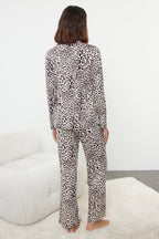 Trendyolmilla Çok Renkli Leopar Desenli Kurdele/Fiyonklu Biyeli Örme Pijama Takımı THMAW25PT00107