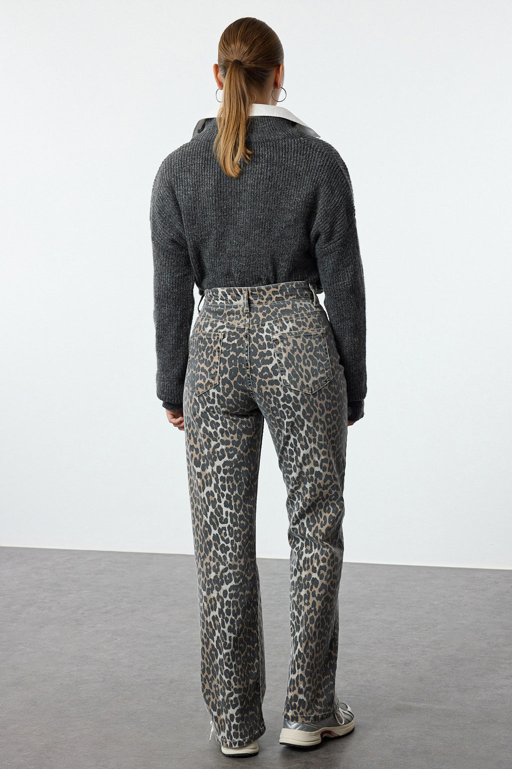 Trendyolmilla Çok Renkli Leopar Desenli Kahverengi Yüksek Bel Orta Esnek Wide Leg Jeans TWOAW25JE00309