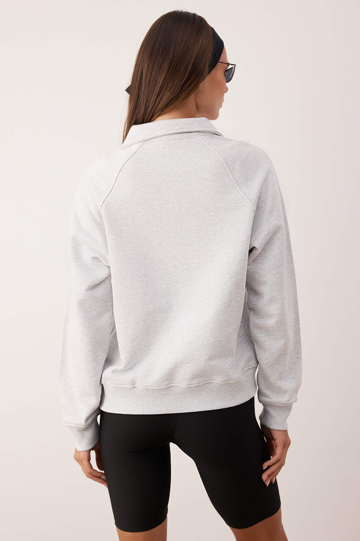Trendyolmilla Gri Melanj Premium Patlı Regular/Normal Kalıp Kalın İçi Polarlı Örme Sweatshirt TWOAW26SW00208