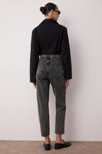 Trendyolmilla Siyah Yüksek Bel Mom %100 Pamuk Non-Stretch Jeans TWOSS23JE00067