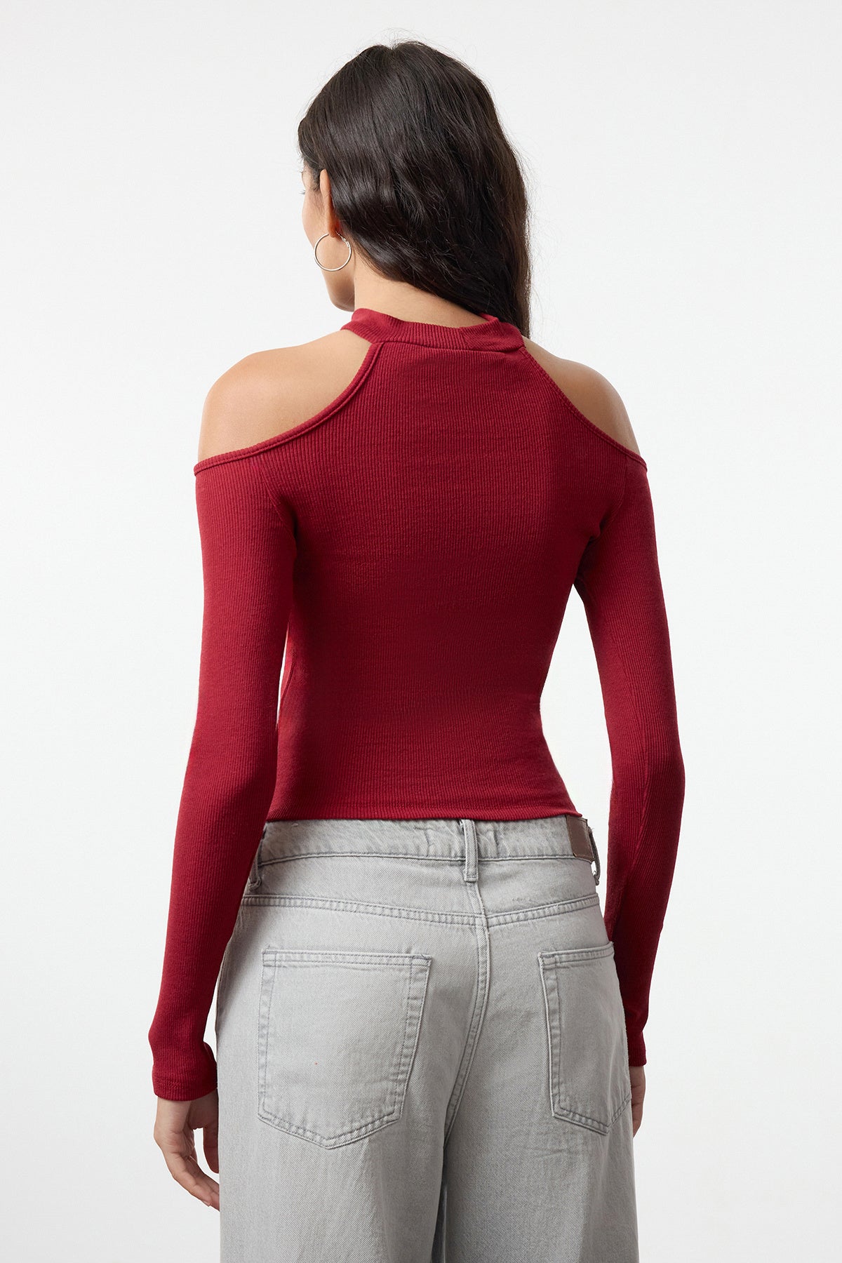 Trendyolmilla Bordo Carmen Yaka Choker Detaylı Fitted/Vücuda Oturan Crop Fitilli Örme Bluz TWOAW22BZ0531