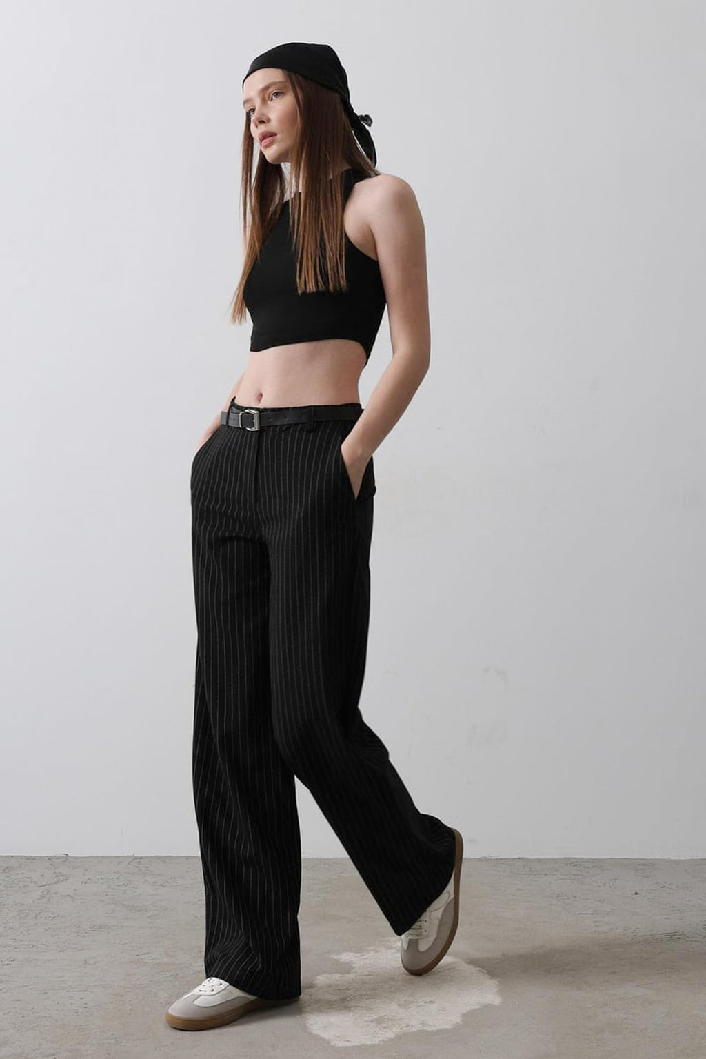 Siyah Kemerli Çizgili Wide Leg/Geniş Paça Pantolon TWOAW26PL00108
