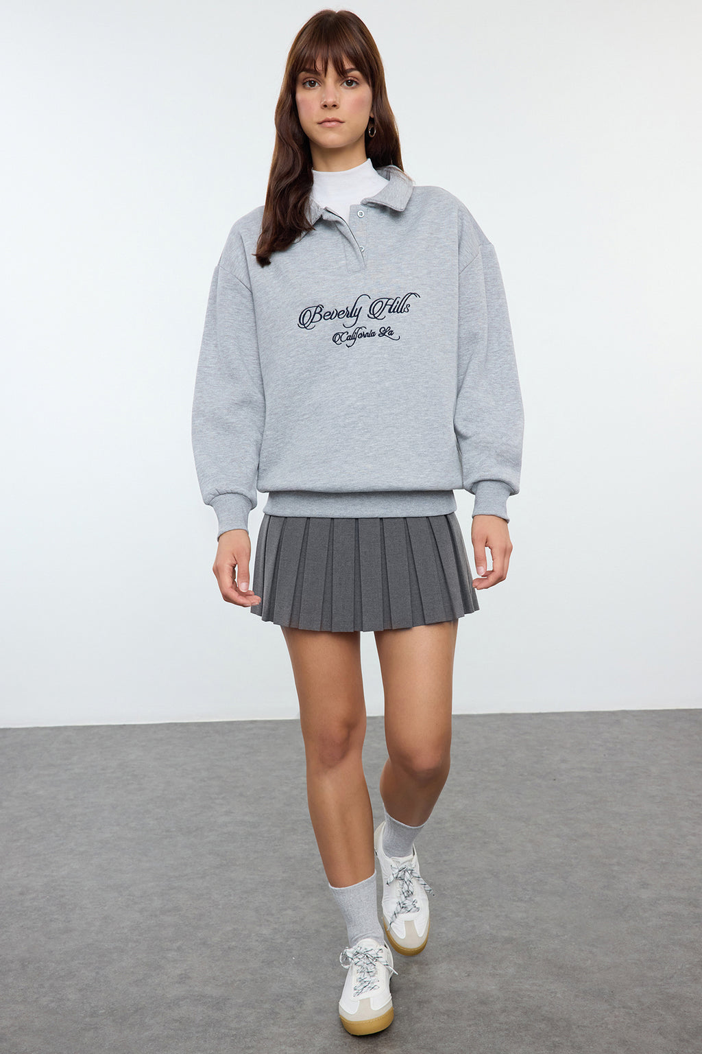 Trendyolmilla Sarı Gömlek Yaka Nakışlı Regular Fit Kalın İçi Polarlı Örme Sweatshirt TWOAW24SW00182
