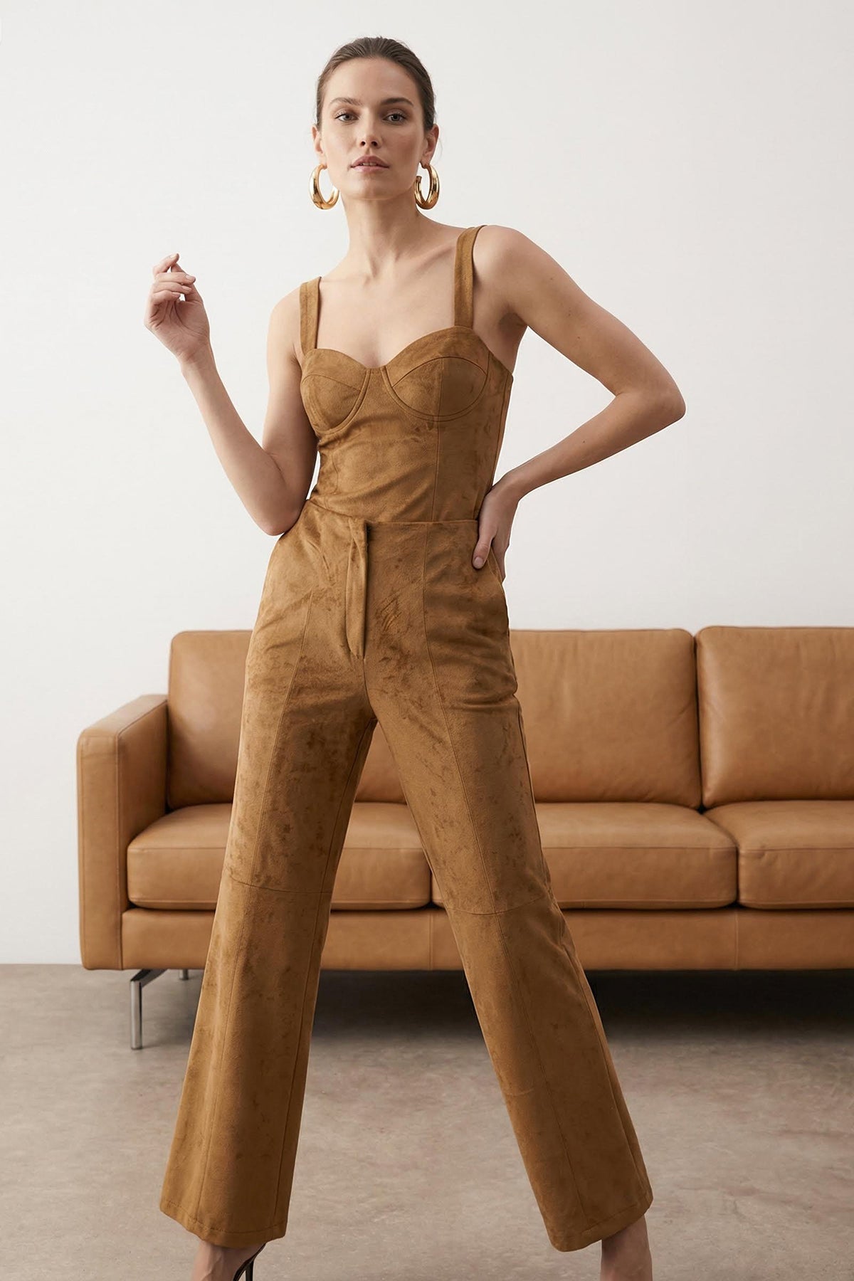 EXCLUSIVE Özel Koleksiyon Kahverengi Flare Bootcut Suni Süet Pantolon TWOAW26PL00117 Secondary image