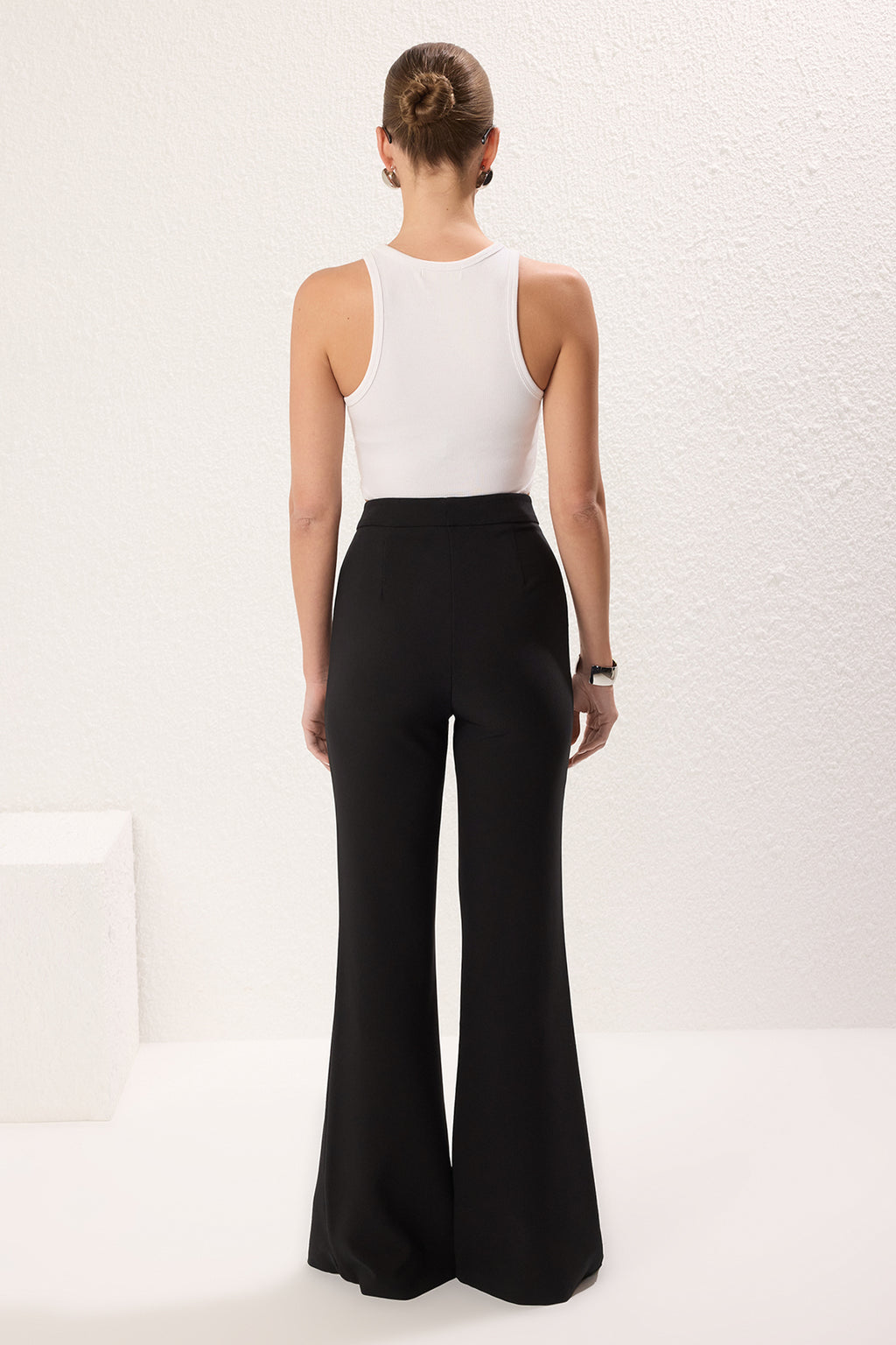 Siyah Flare İspanyol Paça Paçası Yırtmaç Detaylı Bootcut Dokuma Kumaş Pantolon TWOAW22PL0046