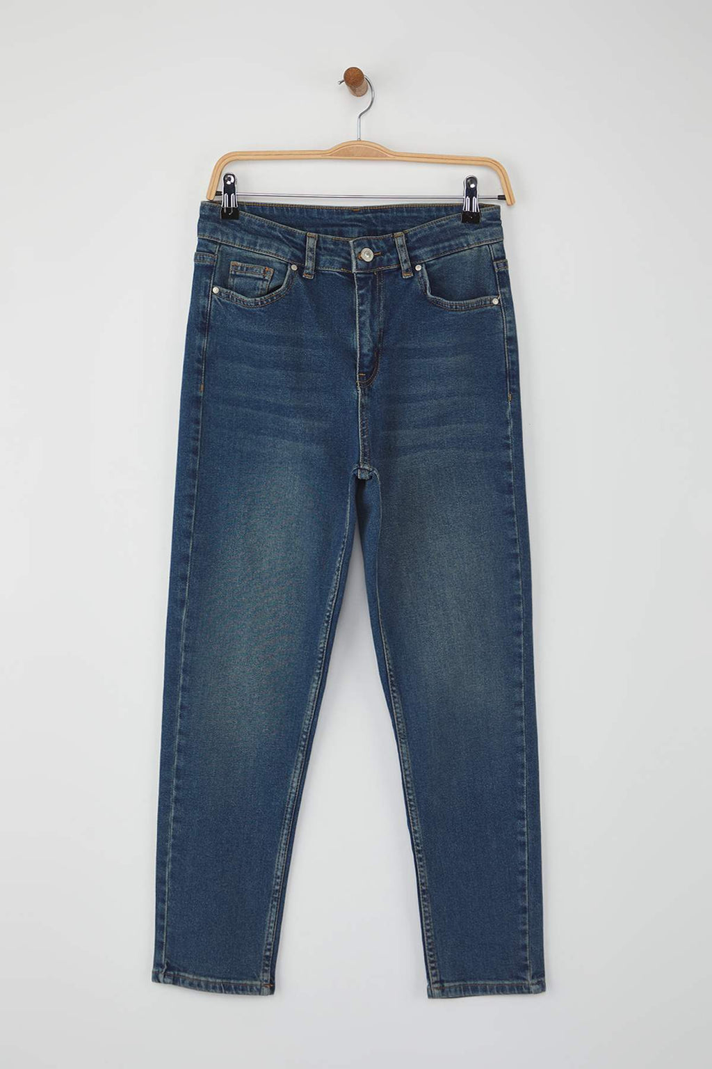 Trendyolmilla Antrasit Yüksek Bel Esnek Comfort Yeni Mom Jeans TWOAW26JE00056