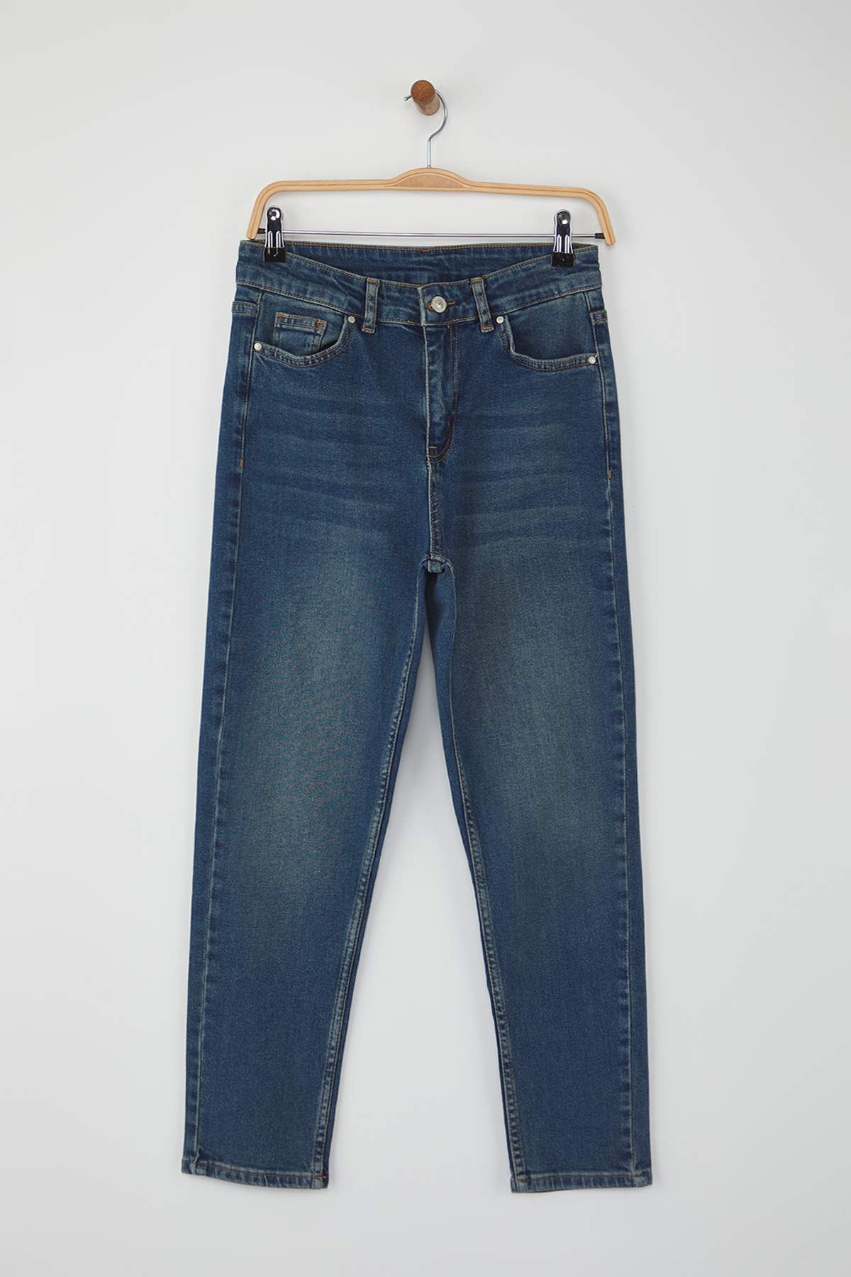 Trendyolmilla Antrasit Yüksek Bel Esnek Comfort Yeni Mom Jeans TWOAW26JE00056