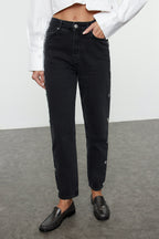 Siyah Taşlı Yüksek Bel Mom %100 Pamuk Non-Stretch Jeans TWOAW25JE00255