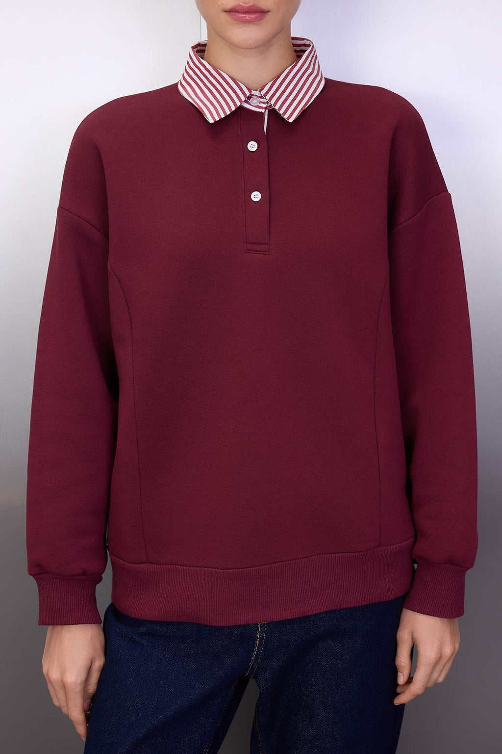 Trendyolmilla Ekru Oversize/Geniş Kalıp Dokuma Garni Detaylı Polo Yaka Örme Sweatshirt TWOAW26SW00116