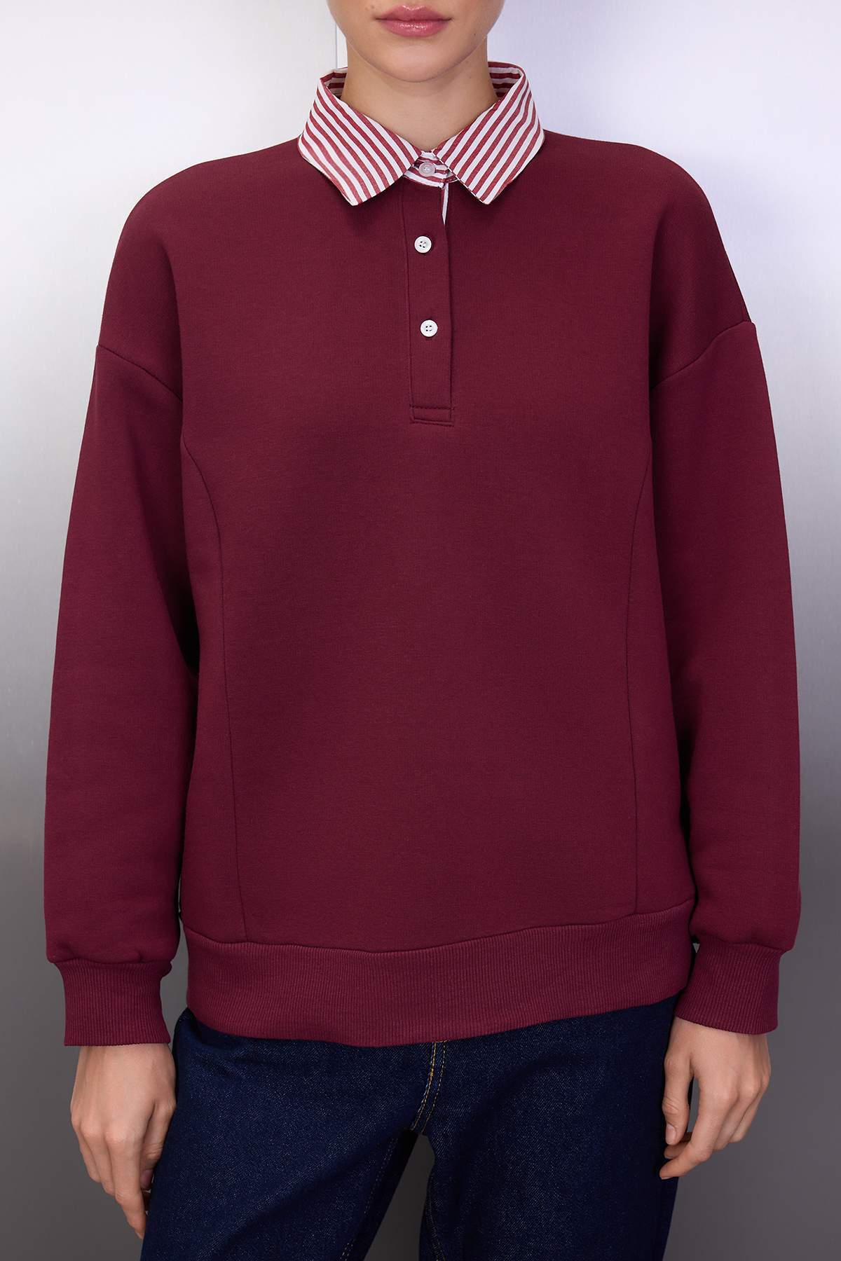 Trendyolmilla Ekru Oversize/Geniş Kalıp Dokuma Garni Detaylı Polo Yaka Örme Sweatshirt TWOAW26SW00116