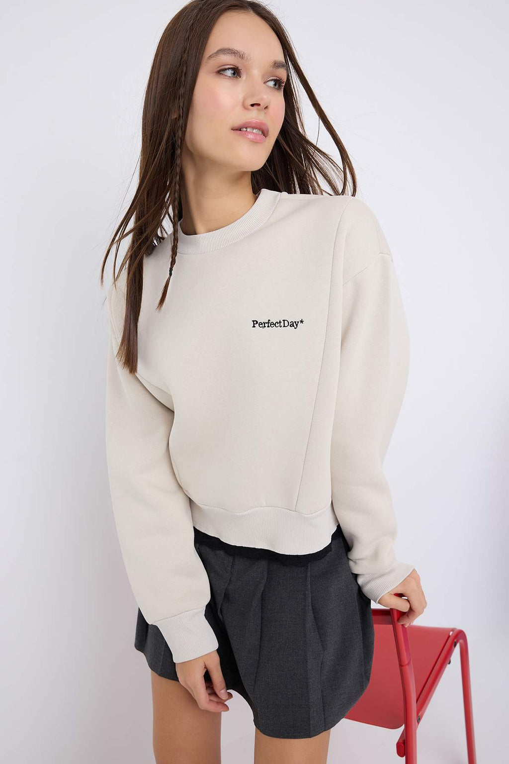 Trendyolmilla Teen Kahverengi Regular Dantel Detaylı Slogan Nakışlı Kalın Polarlı Örme Sweatshirt TWOAW26SW00153
