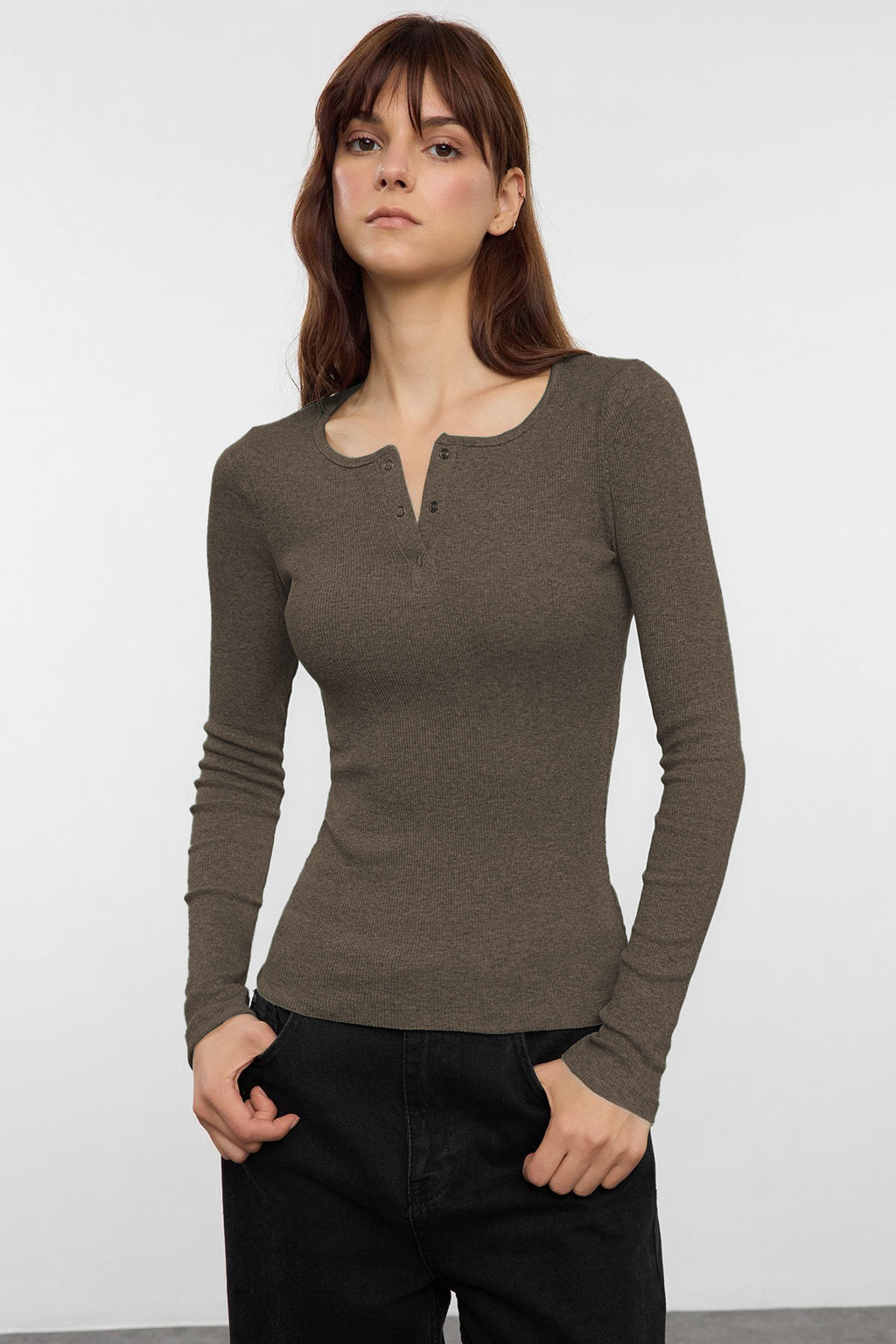 Trendyolmilla Siyah Çıtçıtlı Fitted/Vücuda Oturan Fitilli Esnek Örme Bluz TWOAW25BZ00080