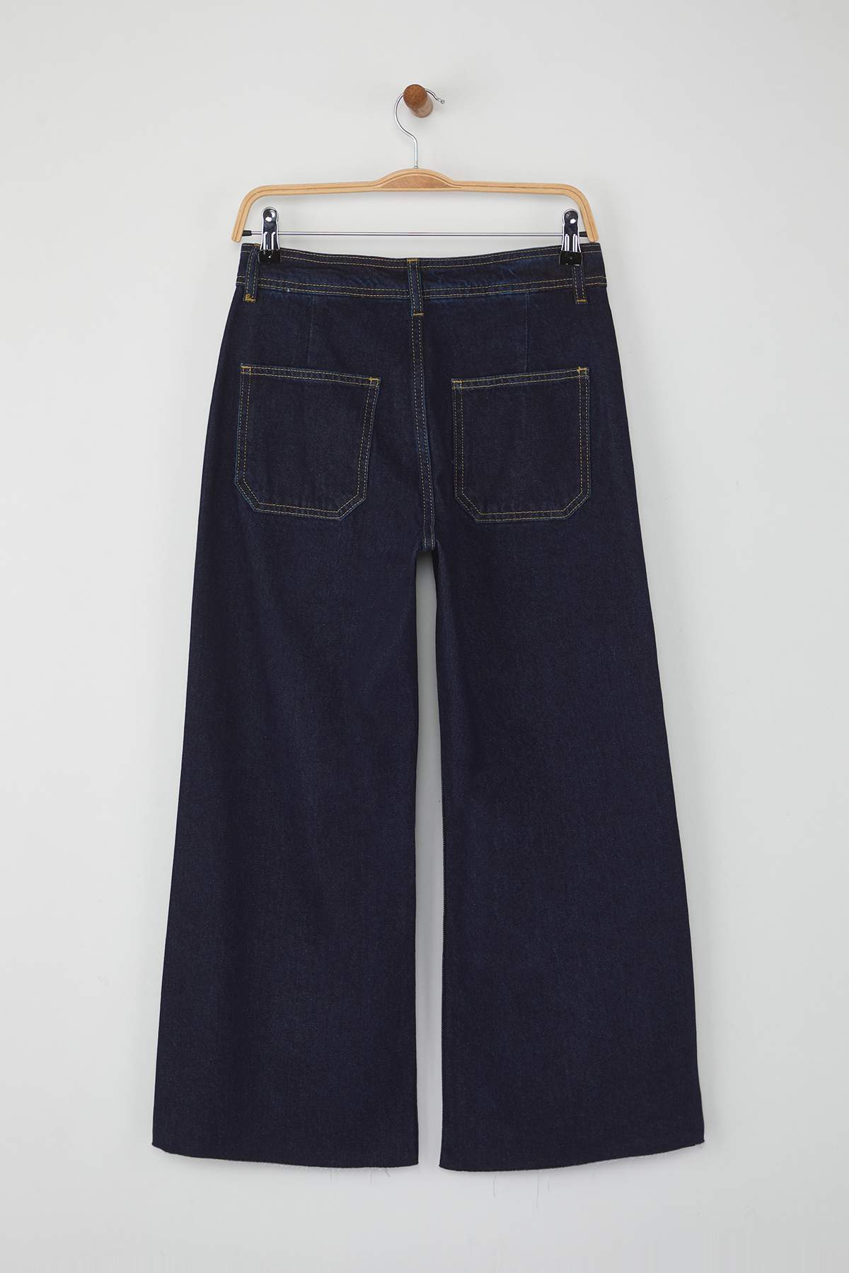 Trendyolmilla Kahverengi Orta Belli ve Beli Detaylı Normal Bel Culotte Jeans TWOAW26JE00045