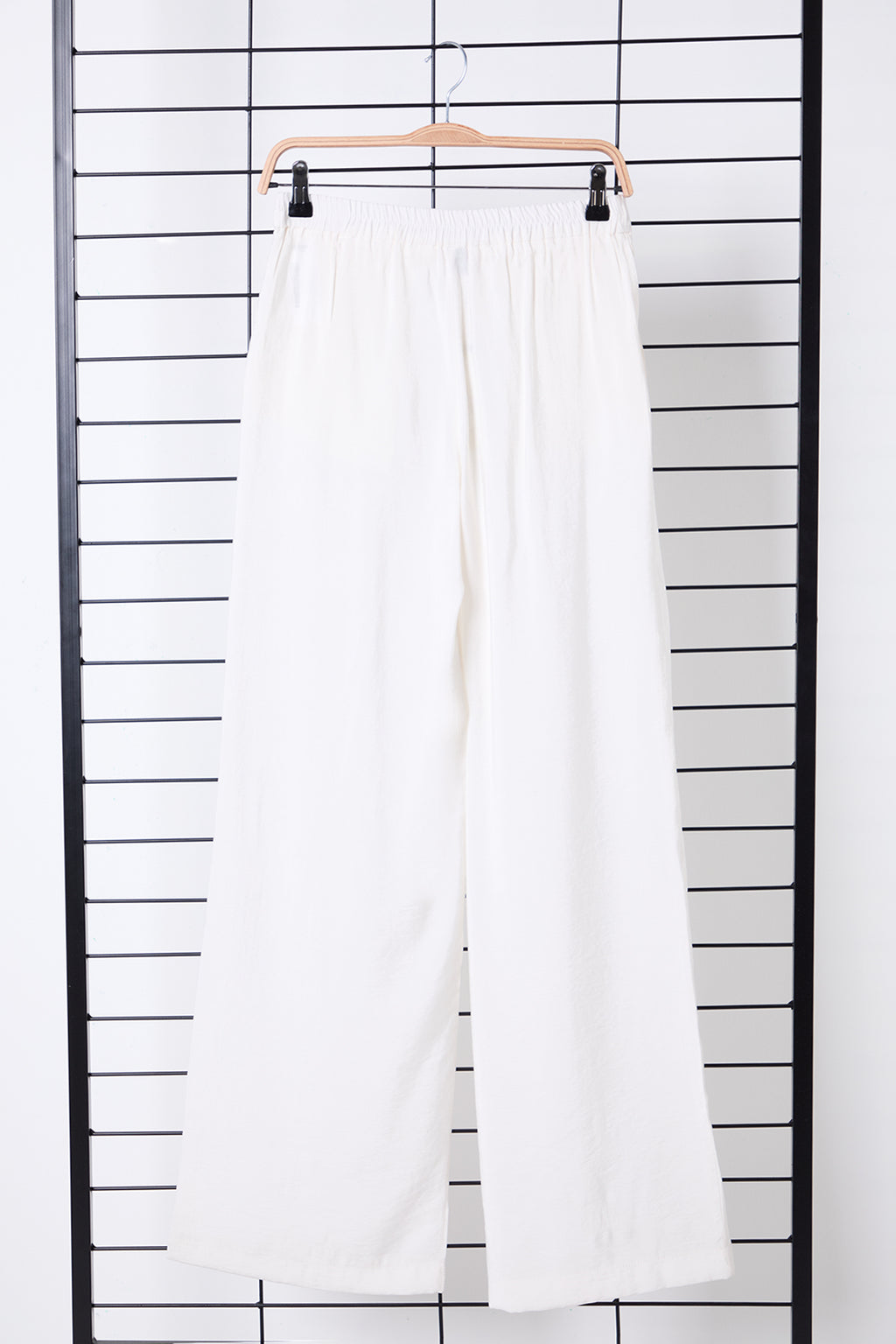 Trendyolmilla Bej Yumuşak Tuşeli Wide Leg/Geniş Paça Dokuma Pantolon TWOSS25PL00004