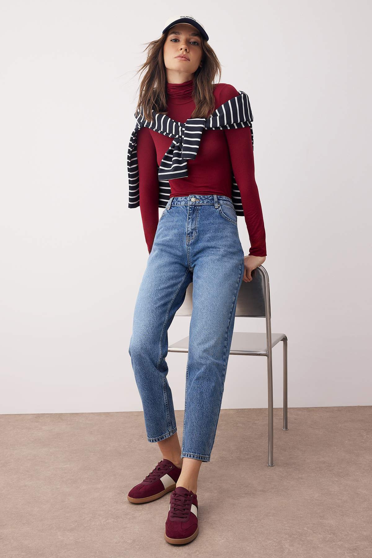 Trendyolmilla Siyah Yüksek Bel Mom %100 pamuk Non-Stretch Jeans TWOAW26JE00159