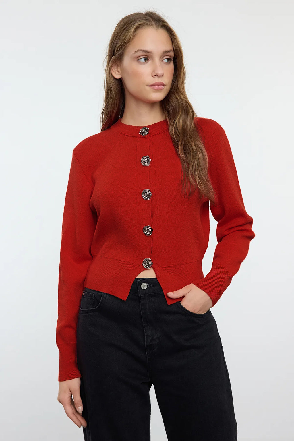 Trendyolmilla Ekru Premium İplik/Özel İplik Crop Gül Düğmeli Ceket Görünümlü Triko Hırka TWOAW25HI00110