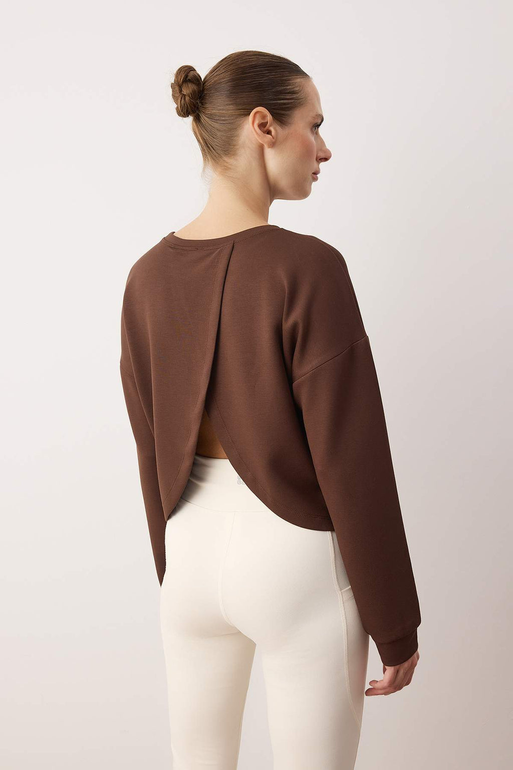 Trendyolmilla Kahverengi İnterlok Regular Sweatshirt THMAW26SW00003