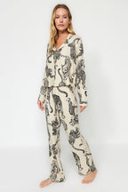Trendyolmilla Bordo Kaplan Desenli Viskon Dokuma Pijama Takımı THMAW24PT00092