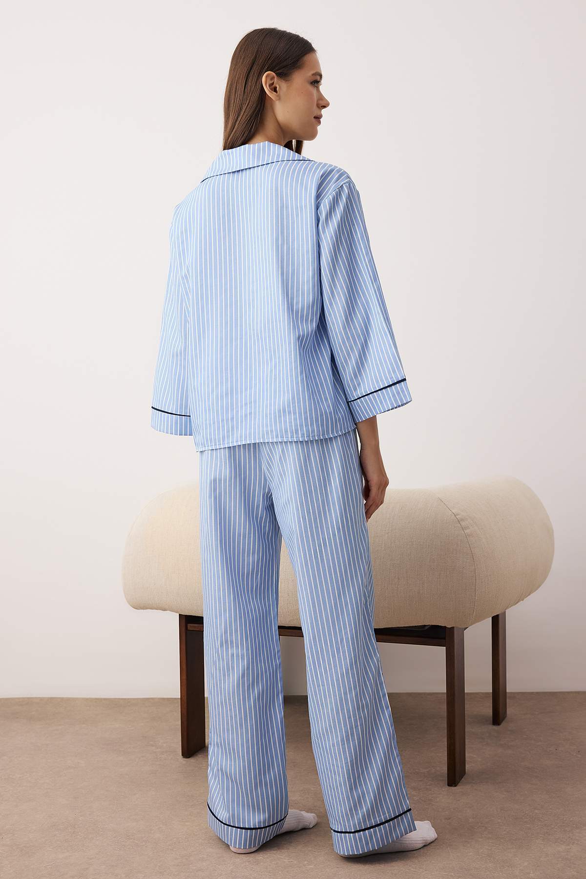 Trendyolmilla Mavi Çizgili Poplin Dokuma Pijama Takımı THMAW26PT00101