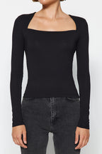 Siyah Pamuklu Esnek Kare Yaka Fitted/Vücuda Oturan Esnek Bluz TWOAW24BZ00165