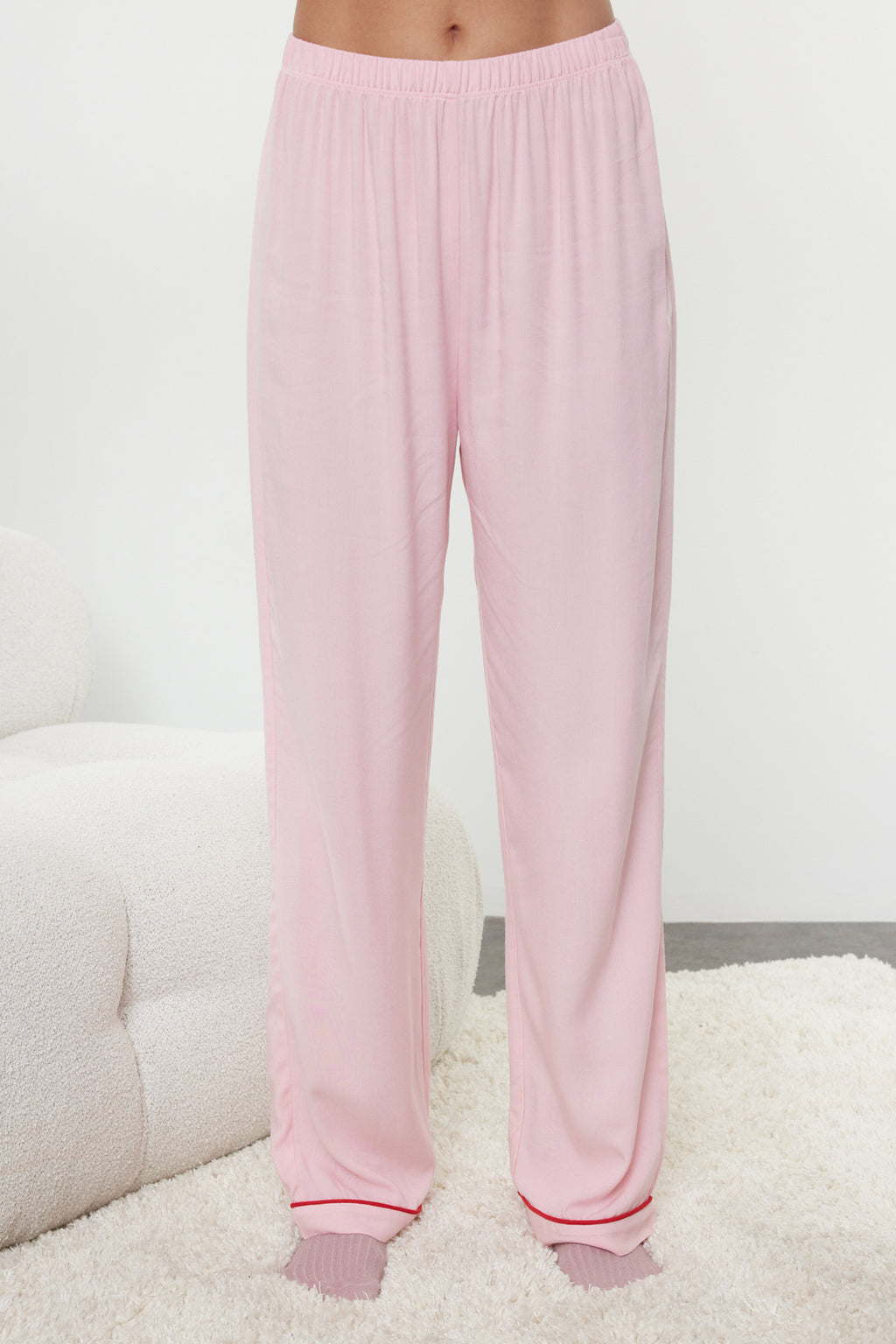 Trendyolmilla Bordo Kalp Nakışlı Biyeli Viskon Dokuma Pijama Takımı THMAW25PT00179